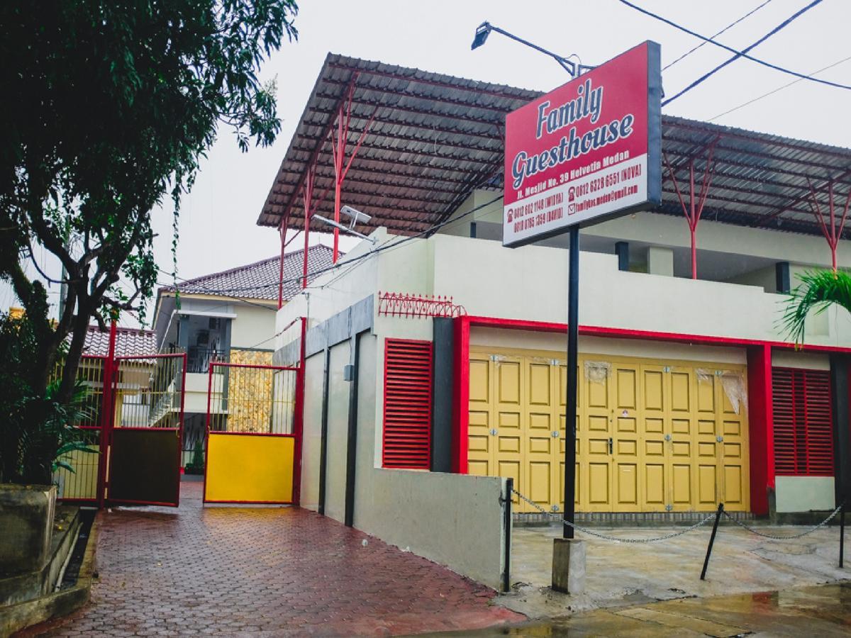 Reddoorz Plus @ Helvetia Medan Exterior foto