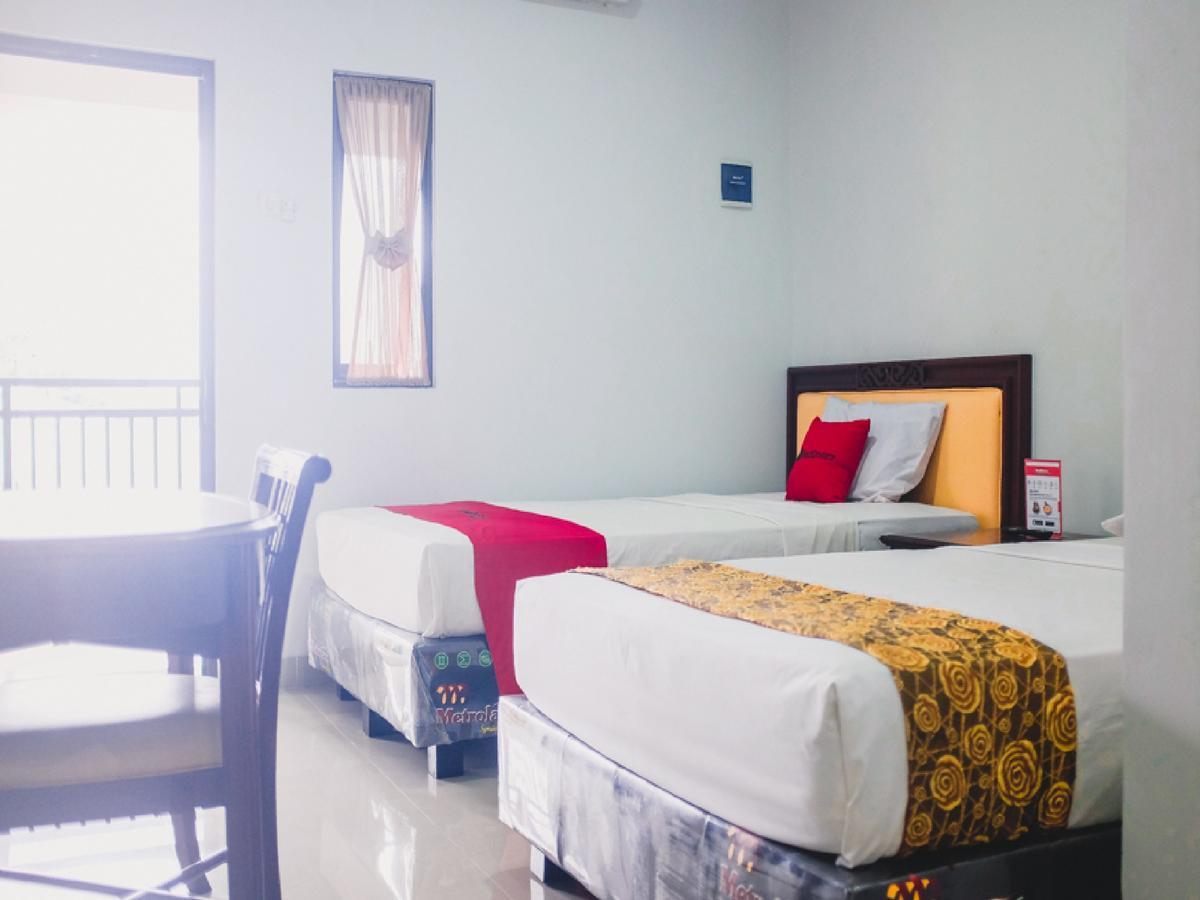 Reddoorz Plus @ Helvetia Medan Exterior foto