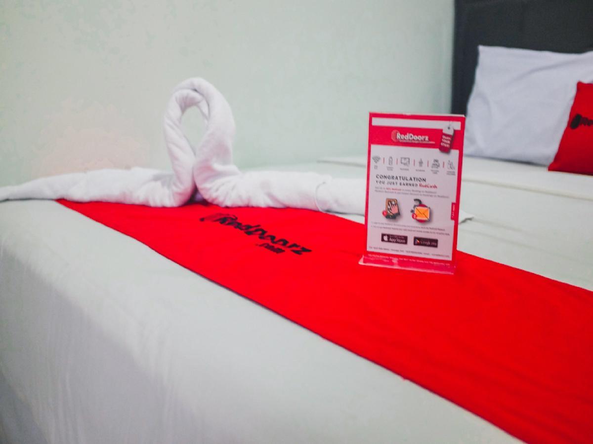Reddoorz Plus @ Helvetia Medan Exterior foto