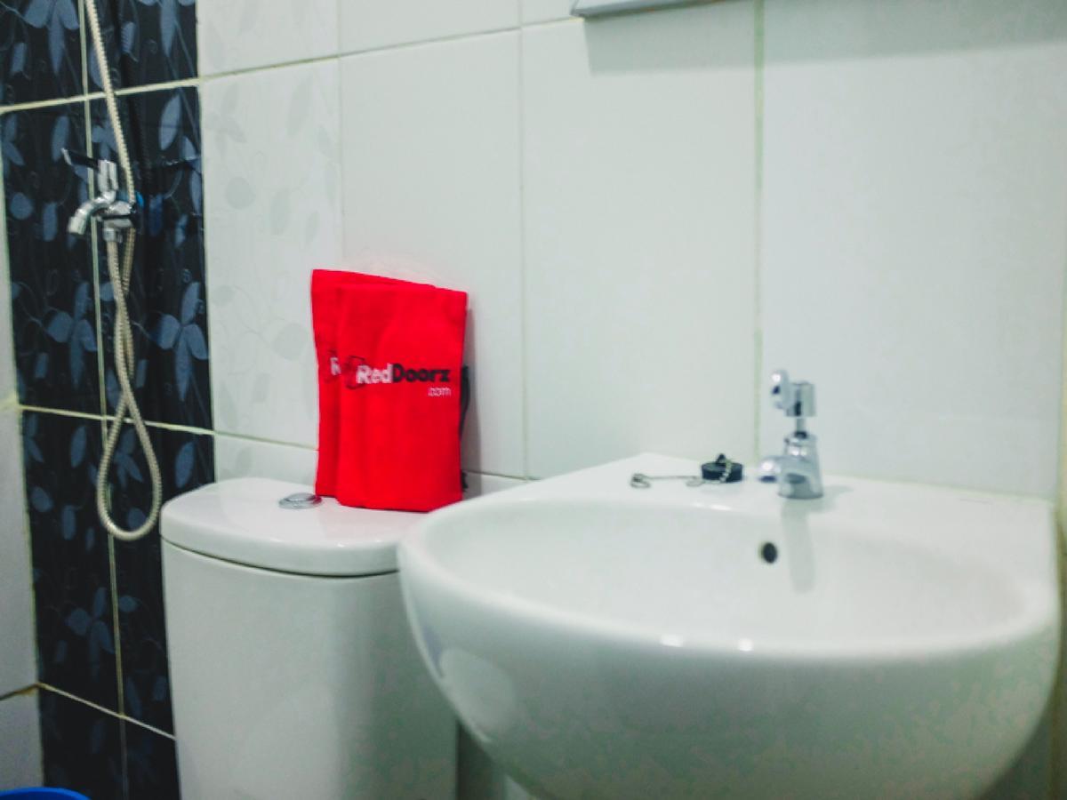 Reddoorz Plus @ Helvetia Medan Exterior foto